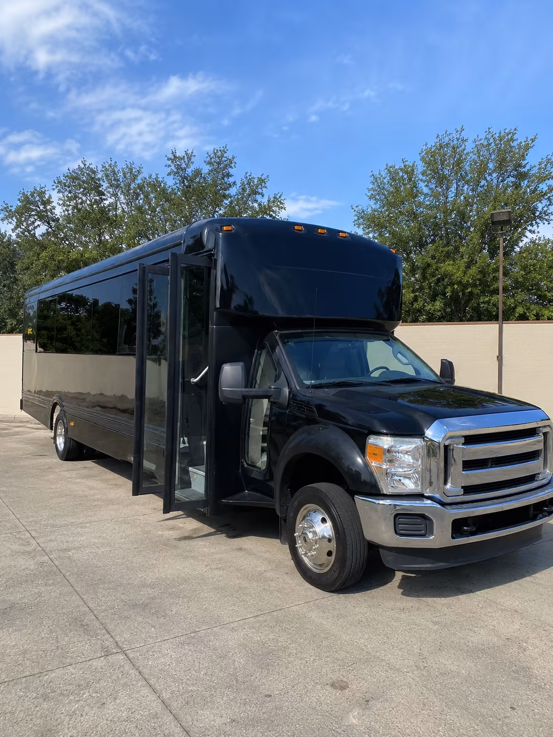 sugar land 20 passenger party bus