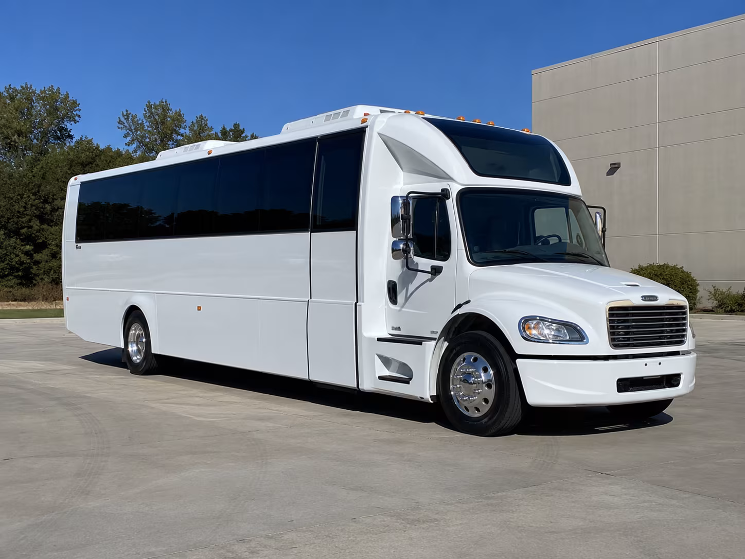 sugar land 28 passenger party bus